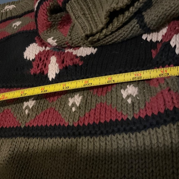 Fall knitted sweater size Medium - Picture 10 of 11